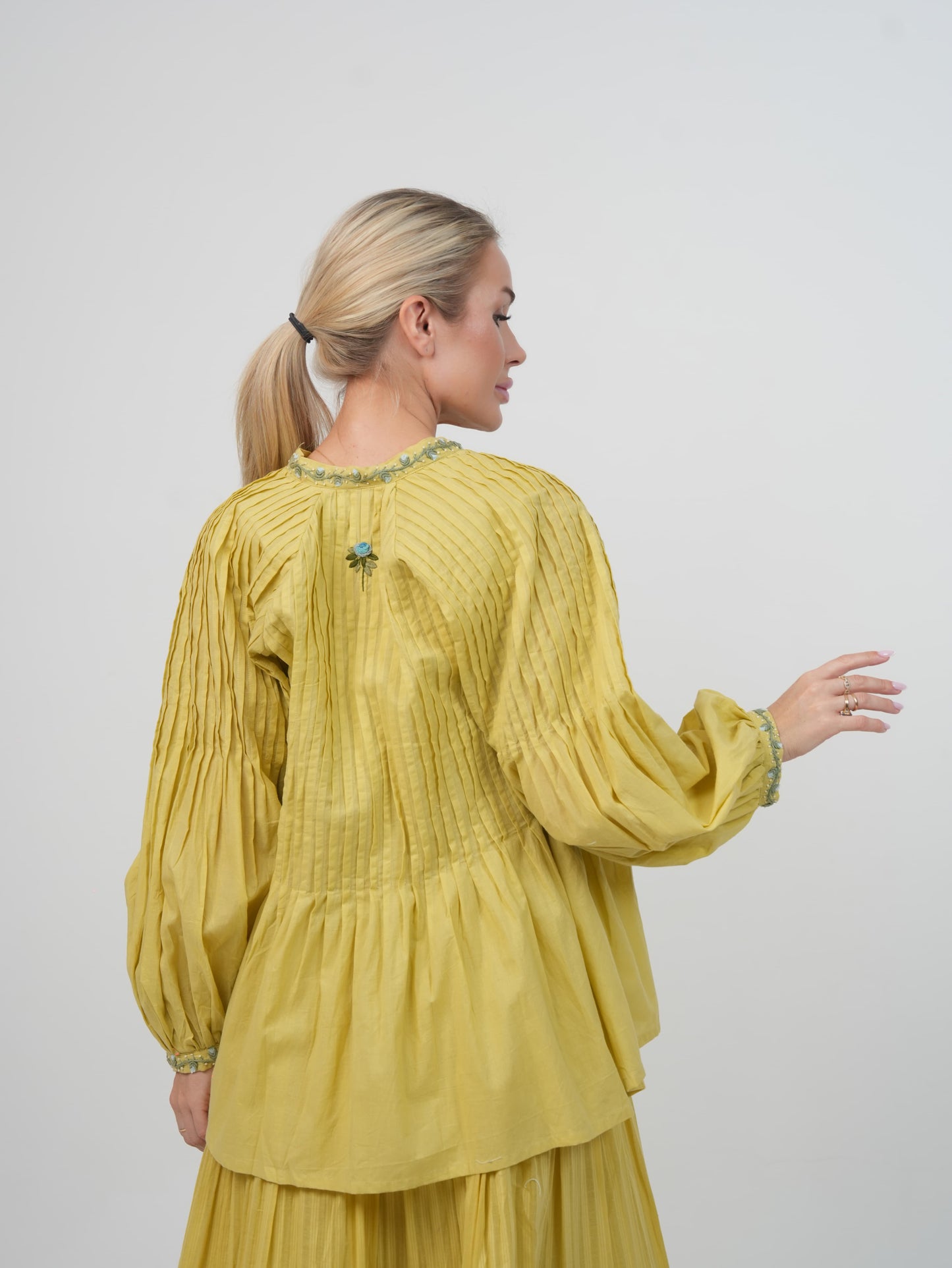 Look 01